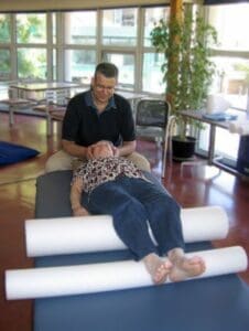 chris-delivering-back-pain-treatment